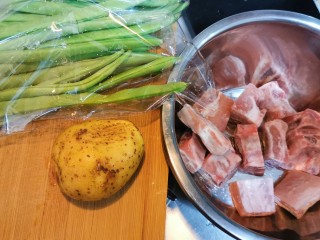 四季豆烧排骨 
