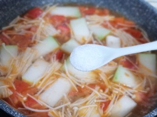 酸甜开胃～番茄金针菇冬瓜汤 