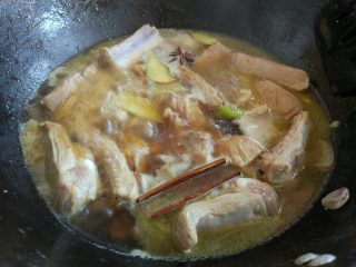 土豆烧排骨 