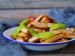 青椒炒豆干 