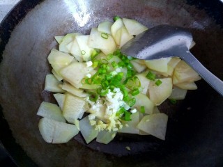 尖椒土豆片小炒肉 