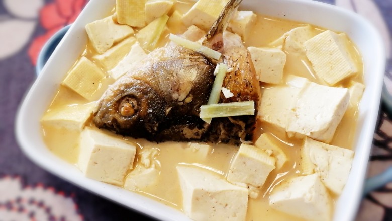 鱼头豆腐汤 