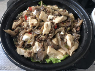 蘑菇炖豆腐 